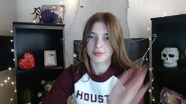 Snapshot of JuiceLips__ chatting on 7, 11, 2025 JuiceLips online show from 7, 11, 2025