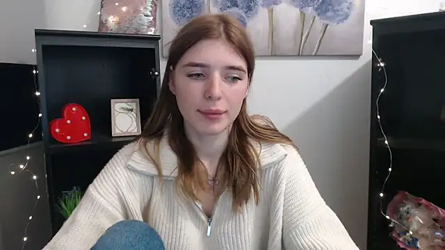 Snapshot of JuiceLips__ chatting on 13, 11, 2025 JuiceLips online show from 13, 11, 2025