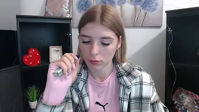 Snapshot of JuiceLips__ chatting on 25, 11, 2025 JuiceLips online show from 25, 11, 2025