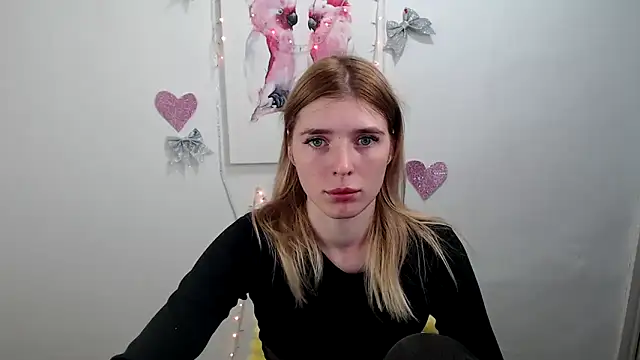 Snapshot of JuiceLips__ chatting on 2, 12, 2025 JuiceLips online show from 2, 12, 2025