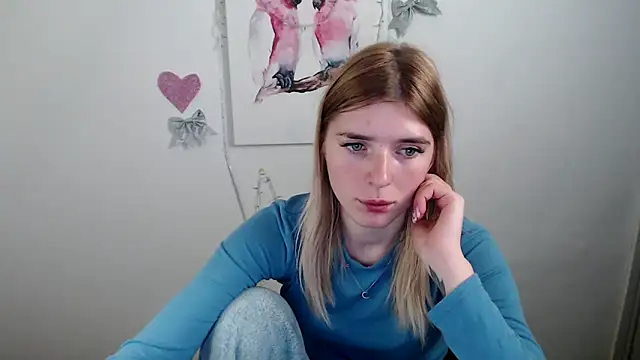 Snapshot of JuiceLips__ chatting on 3, 12, 2025 JuiceLips online show from 3, 12, 2025