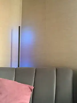 KloePink  online show from 21, 11, 2025