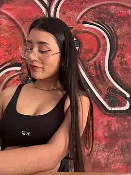 Snapshot of CatadeLuca chatting on 8, 11, 2025 CatadeLuca online show from 8, 11, 2025