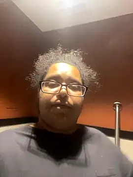 Snapshot of wishuhope4 chatting on 15, 10, 2025 wishuhope4 online show from 15, 10, 2025