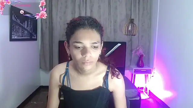 Snapshot of luisa__torres chatting on 10, 7, 2026 luisa torres online show from 10, 7, 2026