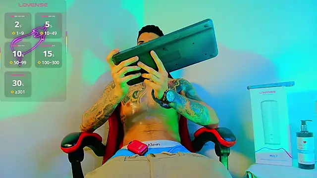 Snapshot of amodeus_bael_ chatting on 7, 11, 2025 amodeus bael online show from 7, 11, 2025