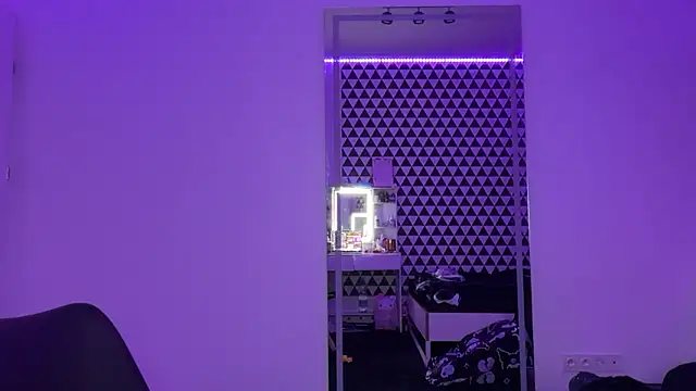 FluffySlutt online show from 2, 2, 2026