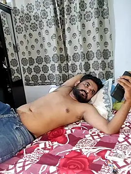 Snapshot of avi007p chatting on 28, 7, 2026 avi007p online show from 28, 7, 2026