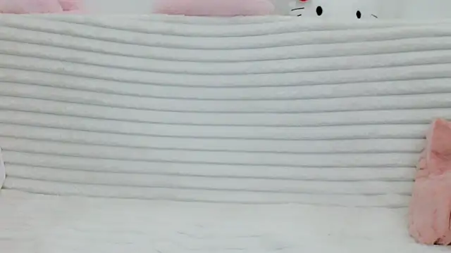 Emmahahaha17 online show from 4, 2, 2026