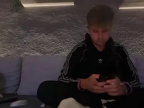 Snapshot of RioBlaze chatting on 27, 10, 2025 RioBlaze online show from 27, 10, 2025