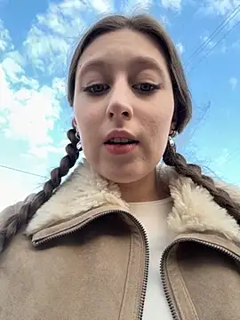 FroggyAnna online show from 7, 10, 2025