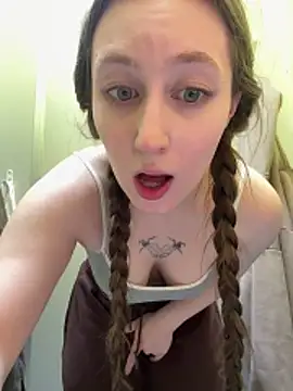 Snapshot of FroggyAnna chatting on 29, 4, 2026 FroggyAnna online show from 29, 4, 2026