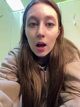 Snapshot of FroggyAnna chatting on 5, 5, 2026 FroggyAnna online show from 5, 5, 2026