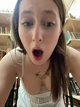 Snapshot of FroggyAnna chatting on 23, 5, 2026 FroggyAnna online show from 23, 5, 2026