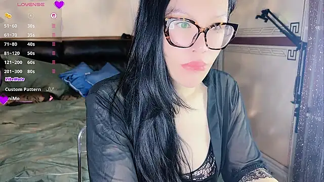 lingzi9333 online show from 2, 11, 2025