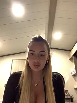 Snapshot of louisa1238x chatting on 2, 10, 2025 louisa1238x online show from 2, 10, 2025