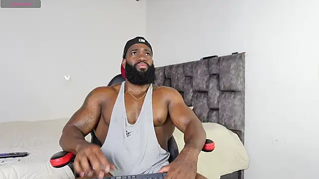 Snapshot of james_musclebbc chatting on 24, 6, 2026 james musclebbc online show from 24, 6, 2026