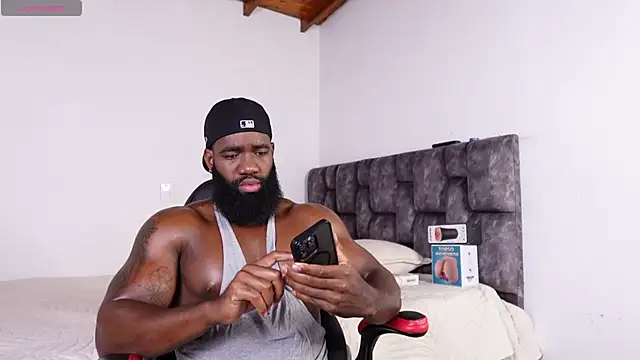 Snapshot of james_musclebbc chatting on 8, 7, 2026 james musclebbc online show from 8, 7, 2026