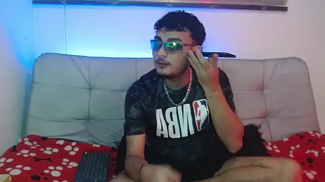 Valentin peach online show from 12, 11, 2025