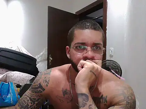 Snapshot of Mitt1993b chatting on 13, 11, 2025 Mitt1993b online show from 13, 11, 2025