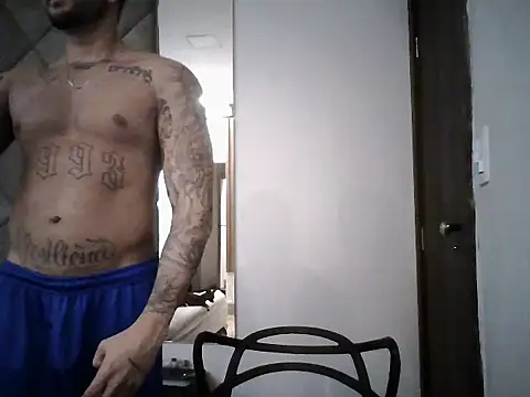 Snapshot of Mitt1993b chatting on 20, 12, 2025 Mitt1993b online show from 20, 12, 2025