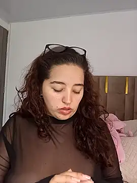 Snapshot of LoanaSantos chatting on 30, 4, 2026 LoanaSantos online show from 30, 4, 2026