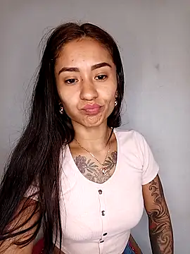 Liahdiaz  online show from 14, 11, 2025