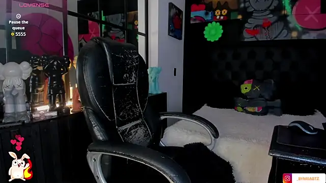 miIa bratz online show from 5, 2, 2026