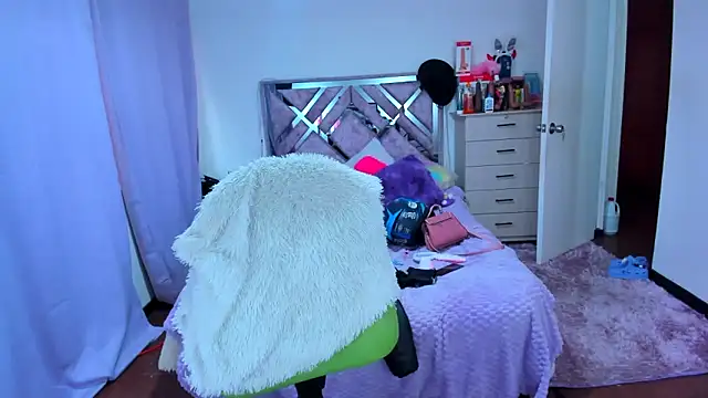 Luna Analya online show from 17, 11, 2025