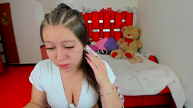 Luna Analya online show from 11, 7, 2026