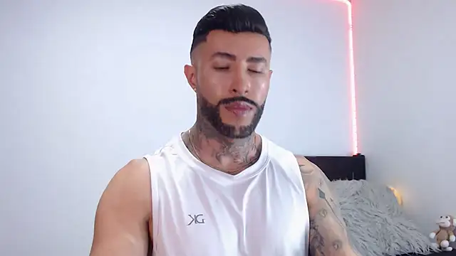 andrea de lucaa online show from 3, 10, 2025