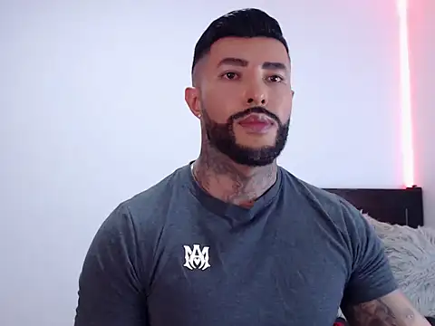 andrea de lucaa online show from 12, 10, 2025