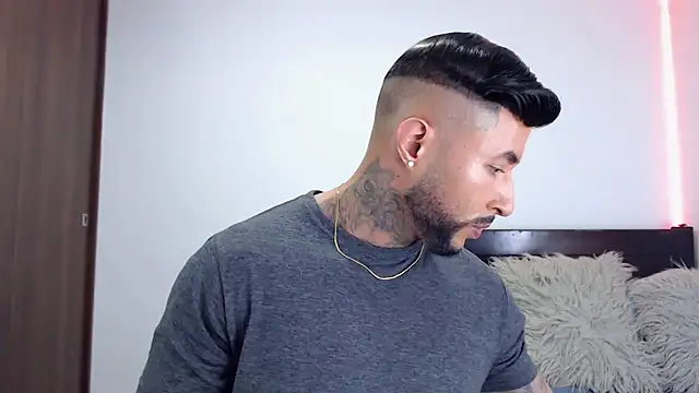 andrea de lucaa online show from 16, 12, 2025