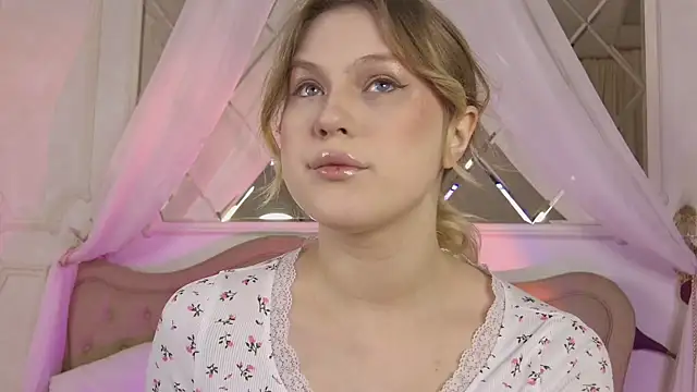 Snapshot of CaitlinSugar chatting on 12, 5, 2026 CaitlinSugar online show from 12, 5, 2026