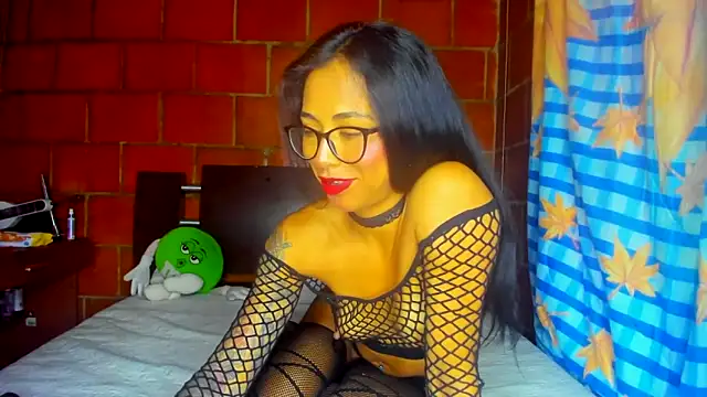 Snapshot of Emma__cumlovee chatting on 1, 7, 2026 Emma cumlovee online show from 1, 7, 2026