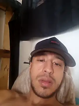 Snapshot of Santi2323xxX chatting on 4, 3, 2026 Santi2323xxX online show from 4, 3, 2026