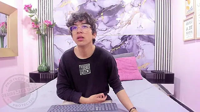 Snapshot of Desire_Ecstasy chatting on 12, 10, 2025 Desire Ecstasy online show from 12, 10, 2025