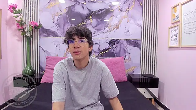 Snapshot of Desire_Ecstasy chatting on 13, 10, 2025 Desire Ecstasy online show from 13, 10, 2025