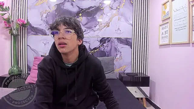 Snapshot of Desire_Ecstasy chatting on 14, 10, 2025 Desire Ecstasy online show from 14, 10, 2025