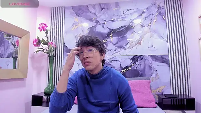 Snapshot of Desire_Ecstasy chatting on 21, 10, 2025 Desire Ecstasy online show from 21, 10, 2025