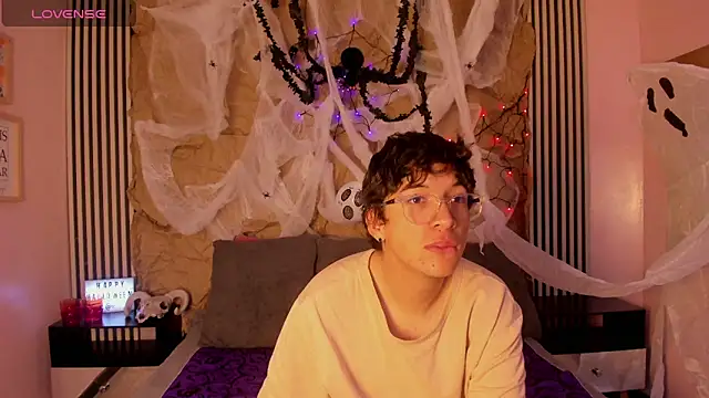 Snapshot of Desire_Ecstasy chatting on 23, 10, 2025 Desire Ecstasy online show from 23, 10, 2025