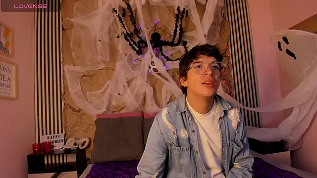 Snapshot of Desire_Ecstasy chatting on 24, 10, 2025 Desire Ecstasy online show from 24, 10, 2025