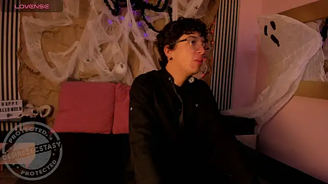 Snapshot of Desire_Ecstasy chatting on 25, 10, 2025 Desire Ecstasy online show from 25, 10, 2025