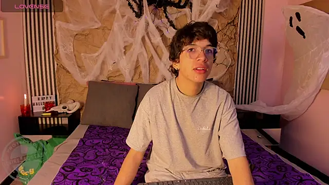 Snapshot of Desire_Ecstasy chatting on 1, 11, 2025 Desire Ecstasy online show from 1, 11, 2025