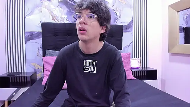 Snapshot of Desire_Ecstasy chatting on 30, 11, 2025 Desire Ecstasy online show from 30, 11, 2025