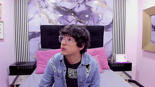 Snapshot of Desire_Ecstasy chatting on 2, 12, 2025 Desire Ecstasy online show from 2, 12, 2025