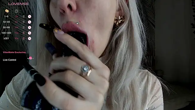 Kira Key online show from 10, 3, 2026