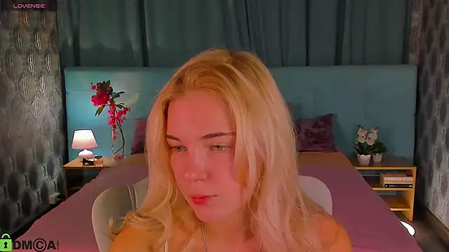 Aurora Bennet online show from 22, 9, 2025