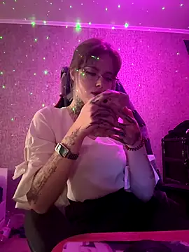 n1ghtcloud online show from 22, 9, 2025