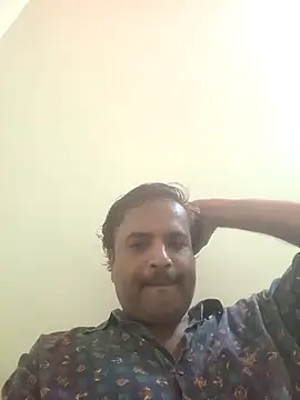 Snapshot of vardh033 chatting on 19, 9, 2025 vardh033 online show from 19, 9, 2025